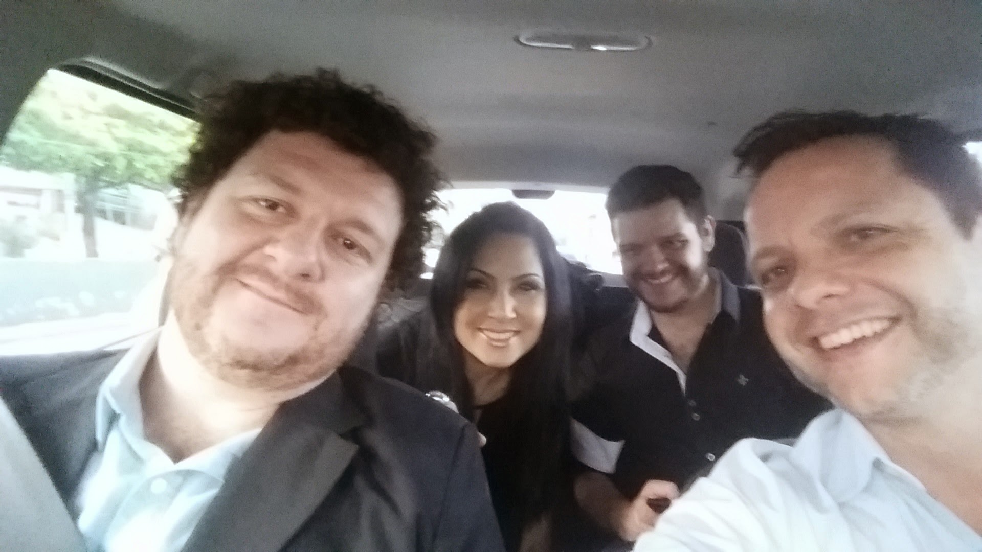 On our way to one more performance of Barber of Seville in Vitoria, ES - Brazil. With Marcio Marangon (Bartolo), Luciana Bueno (Rosina) and Gilberto Chaves (Count). November, 2014.