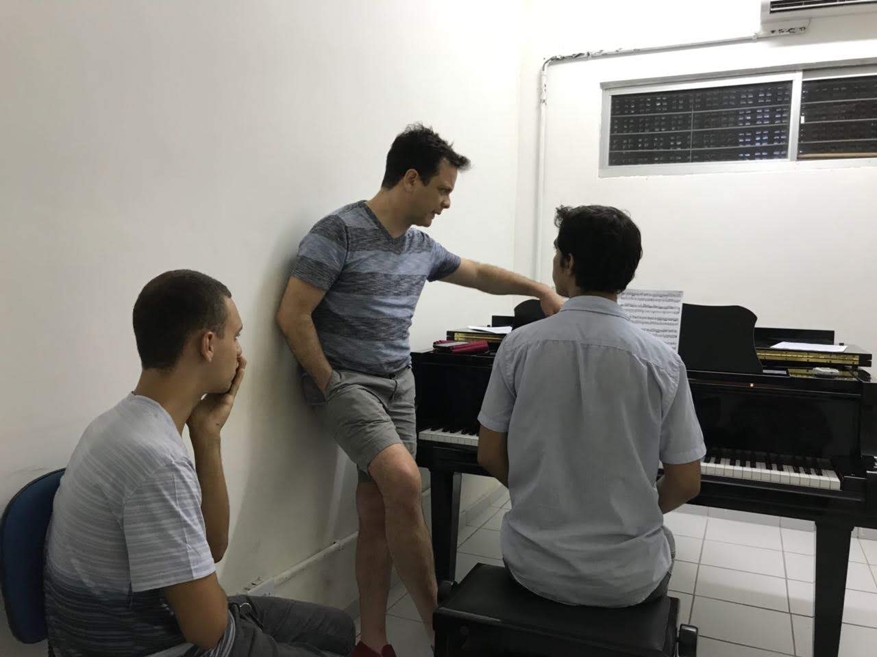 Exchanging ideas with some good pianists at Federal University in Joao Pessoa, PB - Brazil. May 2018.