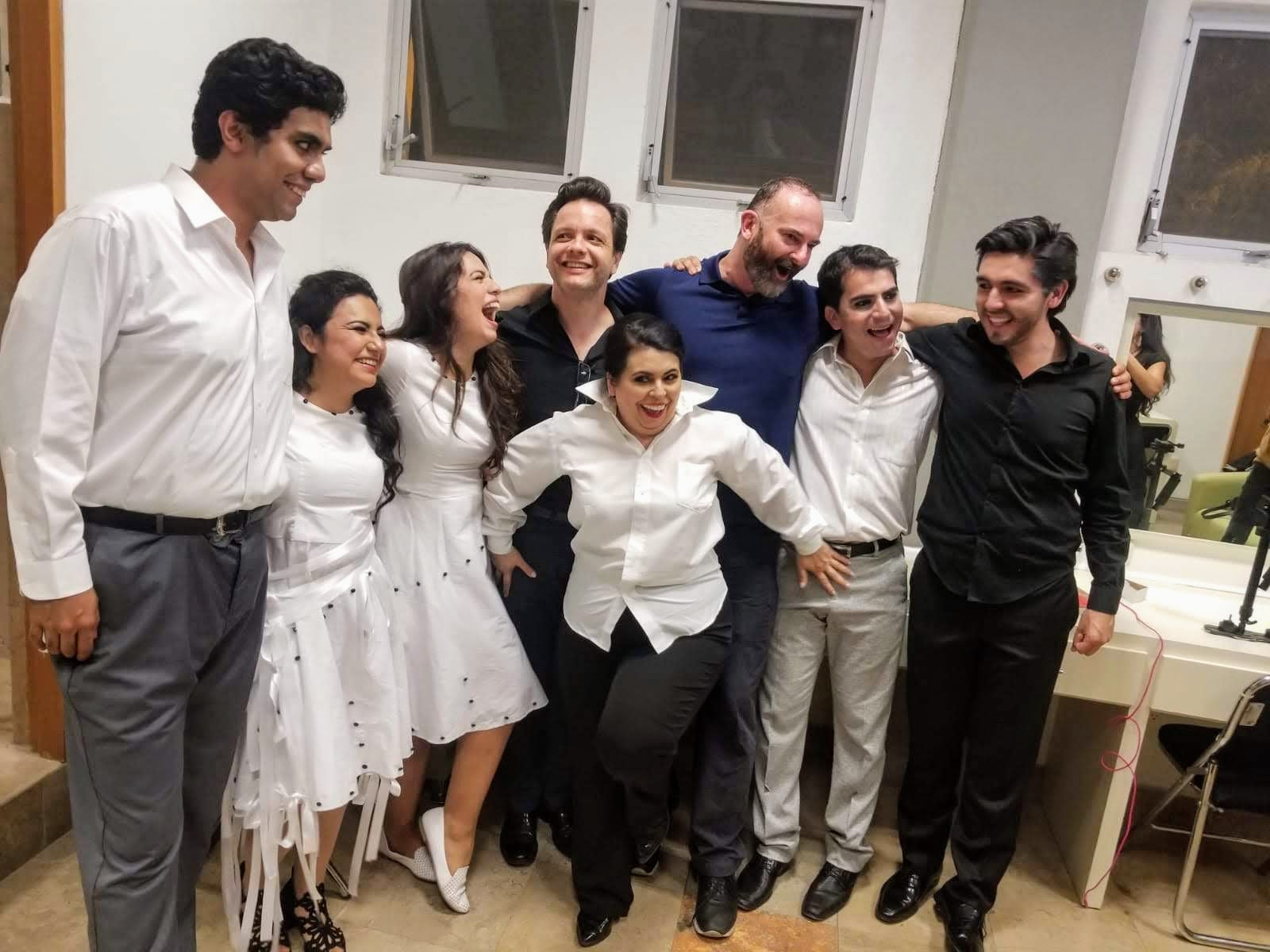 Third Festival de Opera San Luis Potosi, after our performance of Cosi fan Tutte. July 20th, 2018, at Centro Cultural Universitario Bicentenario. With: Oscar Velázquez, Vanessa Jara, Susan Samudio, Rosimari Oliveira, stage director MarceloBuscaino, Jesús Miguel Frausto and Daniel Loyola. Maestro Linus Lerner. San Luis Potosi - Mexico.