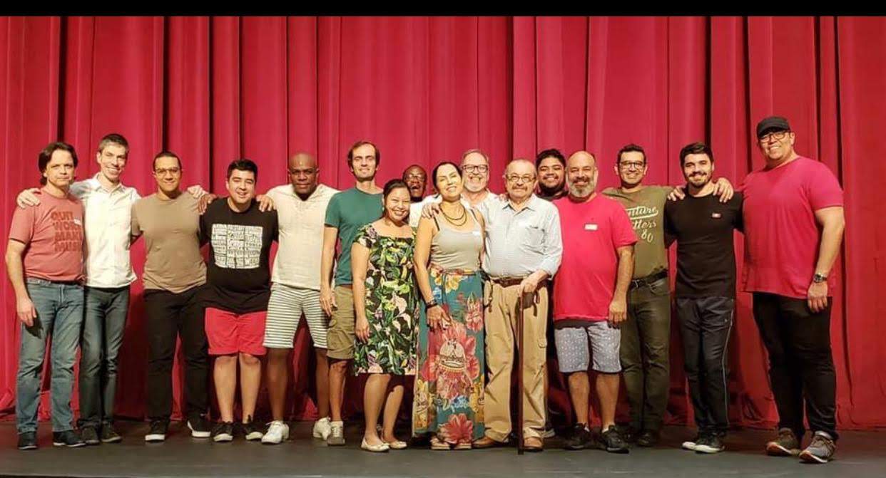 One of the casts of Barber of Il Barbiere di Siviglia at Teatro Municipal de Sao Paulo - Brazil. Assistant conductor Gabriel Rhein-Schirato, stage director Cleber Papa, movement director Luiz Fernando Bongiovanni, the late cenographer, costume designer José de Anchieta and Aníbal Marques (Pelé), with our cast: Luciana Bueno, Anibal Mancini, David Marcondes, Saulo Javan, Matheus França, Denise Yamaoka, Vitor Mascarenhas, Vicente Sampaio, Fabrizio Santos, Andrey Mira. February, 2019.
