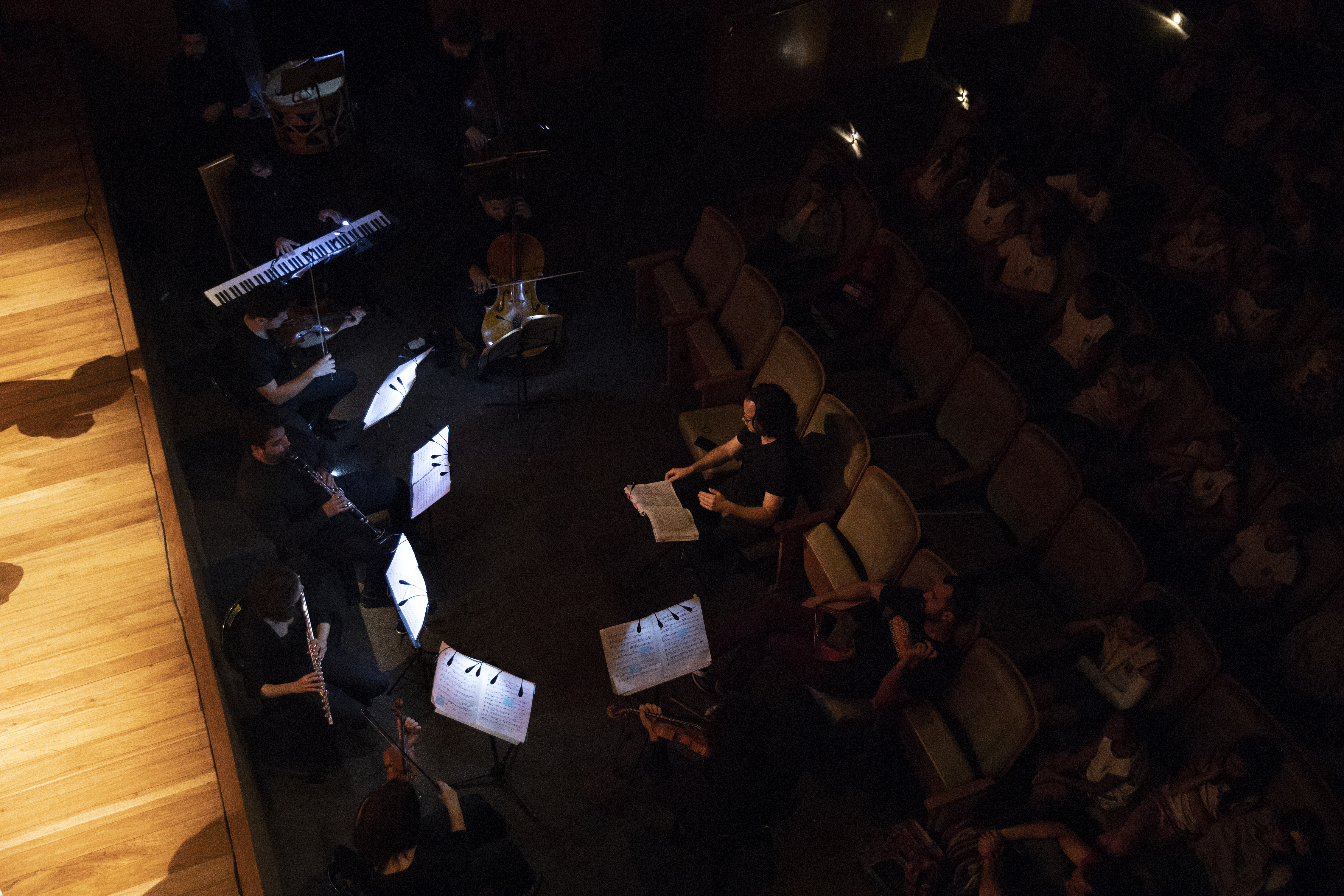 Conducting The Barber of Seville at Palacio Sonia Cabral in Vitoria, ES - Brazil. November, 2019.